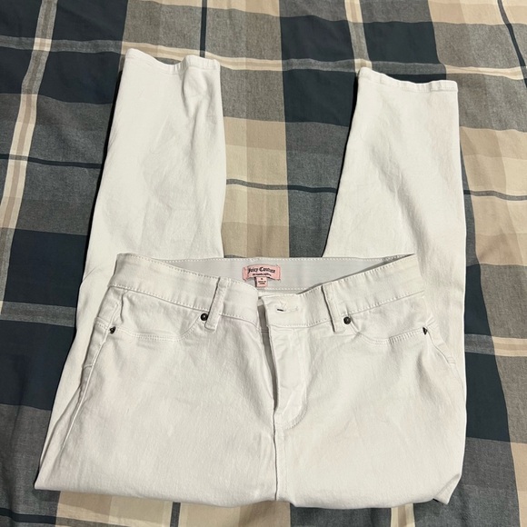 White capri jean, size 8, Juicy Culture - Picture 2 of 4